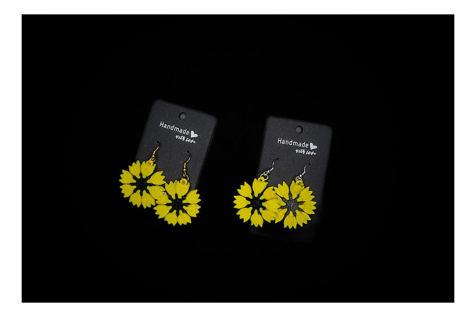 π»β¨ Sunflower Earrings β Bloom Brightly! β¨π» ($3 each or 4 for $10)