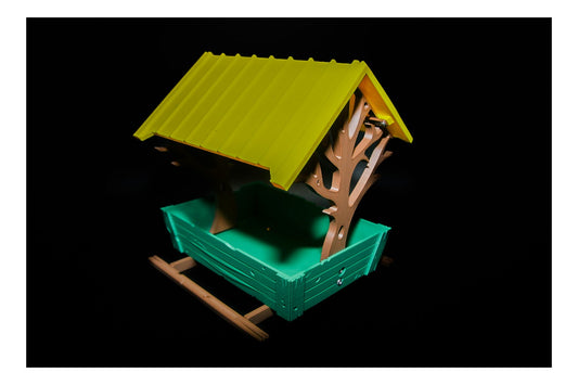 🌳🐦 Countryside Birdfeeder – Rustic Charm for Feathered Friends! 🐦🌳 ($15)